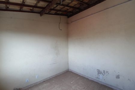 Casa à venda com 360m², 5 quartos e 2 vagasCasa dos Fundos | Quarto