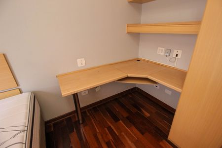 Casa de condomínio para alugar com 323m², 3 quartos e 4 vagas Casa de condomínio para alugar com 323m², 3 quartos e 4 vagasSuíte 2