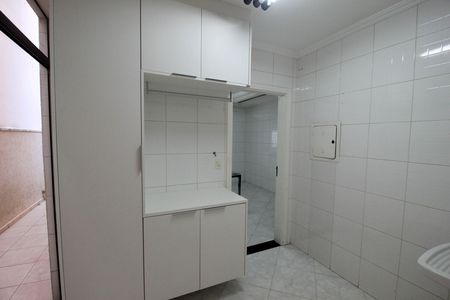 Casa de condomínio para alugar com 323m², 3 quartos e 4 vagas Casa de condomínio para alugar com 323m², 3 quartos e 4 vagasÁrea de Serviço
