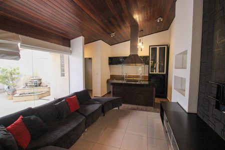 Casa de condomínio para alugar com 323m², 3 quartos e 4 vagas Casa de condomínio para alugar com 323m², 3 quartos e 4 vagasEspaço Gourmet