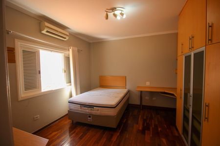 Casa de condomínio para alugar com 323m², 3 quartos e 4 vagas Casa de condomínio para alugar com 323m², 3 quartos e 4 vagasSuíte 2