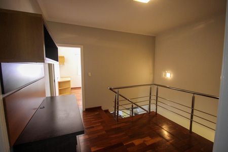 Casa de condomínio para alugar com 323m², 3 quartos e 4 vagas Casa de condomínio para alugar com 323m², 3 quartos e 4 vagasHall das Suítes