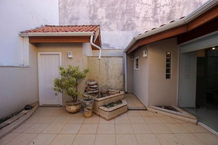 Casa de condomínio para alugar com 323m², 3 quartos e 4 vagas Casa de condomínio para alugar com 323m², 3 quartos e 4 vagasQuintal