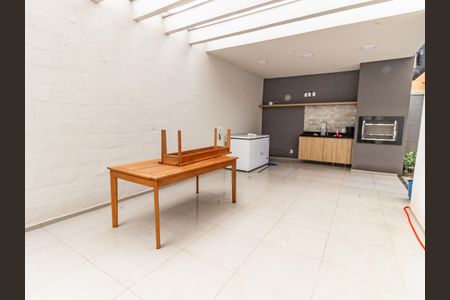 Apartamento para alugar com 34m², 2 quartos e sem vaga Apartamento para alugar com 34m², 2 quartos e sem vagaÁrea comum - Churrasqueira