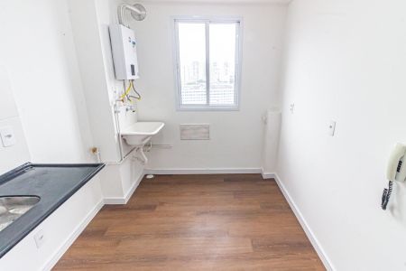 Apartamento para alugar com 34m², 2 quartos e sem vaga Apartamento para alugar com 34m², 2 quartos e sem vagaCozinha e Área de Serviço