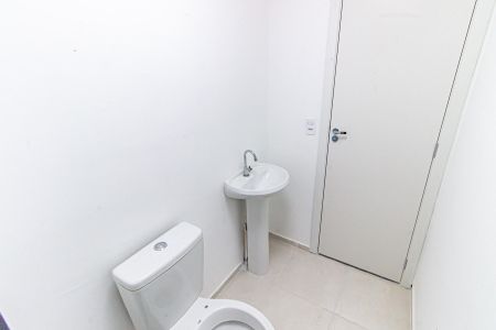 Apartamento para alugar com 34m², 2 quartos e sem vaga Apartamento para alugar com 34m², 2 quartos e sem vagaBanheiro Social