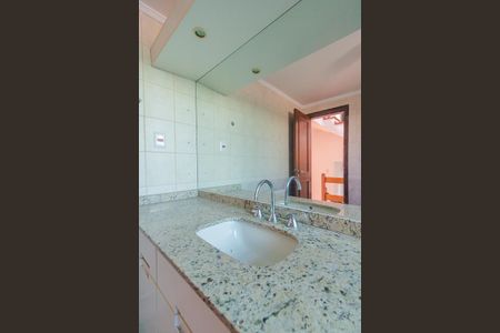 Casa à venda com 193m², 3 quartos e 2 vagasBanheiro