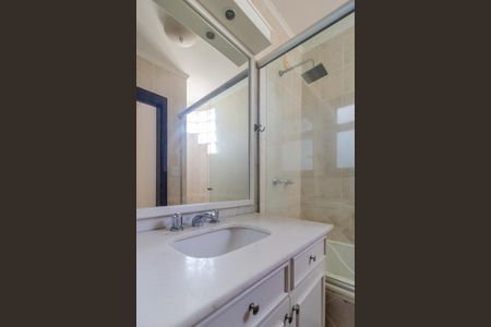 Casa à venda com 193m², 3 quartos e 2 vagasBanheiro da Suíte