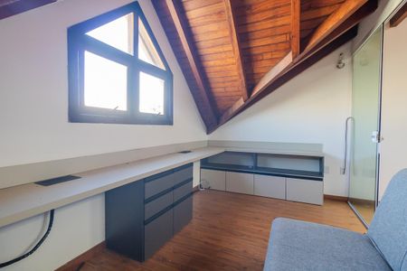 Casa à venda com 193m², 3 quartos e 2 vagasSotão