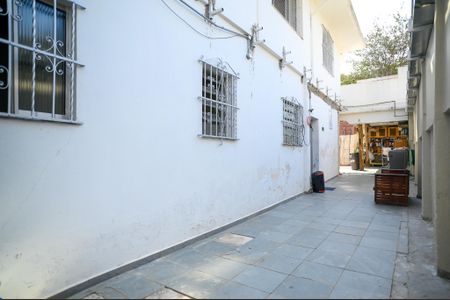 Casa à venda com 300m², 4 quartos e 6 vagasQuintal