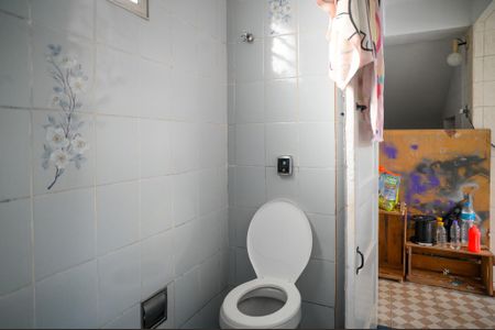 Casa à venda com 300m², 4 quartos e 6 vagasBanheiro de Serviço