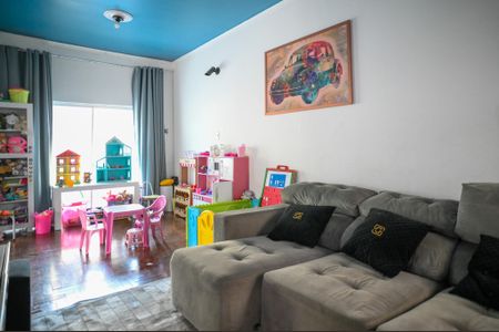 Casa à venda com 300m², 4 quartos e 6 vagasSala