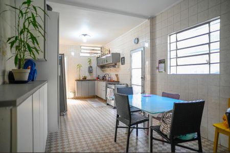 Casa à venda com 300m², 4 quartos e 6 vagasCozinha