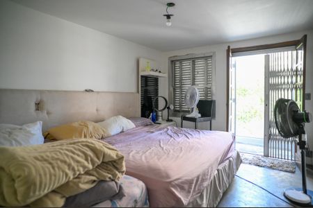 Casa à venda com 300m², 4 quartos e 6 vagasQuarto 2 - Suite