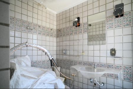 Casa à venda com 300m², 4 quartos e 6 vagasBanheiro do Quarto 4 Suite