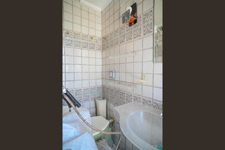 Casa à venda com 300m², 4 quartos e 6 vagasBanheiro do Quarto 4 Suite