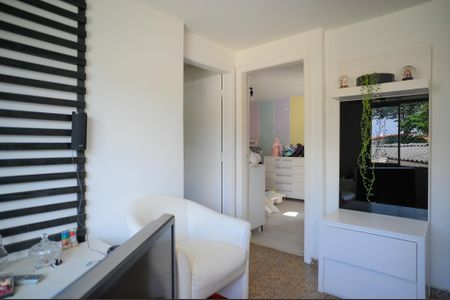 Casa à venda com 300m², 4 quartos e 6 vagasSala 2