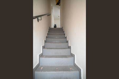 Casa à venda com 300m², 4 quartos e 6 vagasEscada