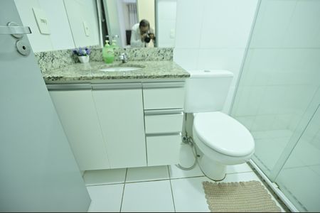 Apartamento para alugar com 63m², 2 quartos e 1 vaga Apartamento para alugar com 63m², 2 quartos e 1 vagaBanheiro do Quarto 1