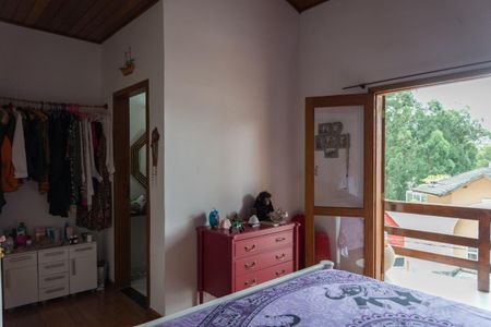 Casa à venda com 240m², 3 quartos e 3 vagasFoto 01