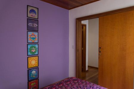 Casa à venda com 240m², 3 quartos e 3 vagasFoto 01