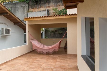 Casa à venda com 240m², 3 quartos e 3 vagasFoto 01