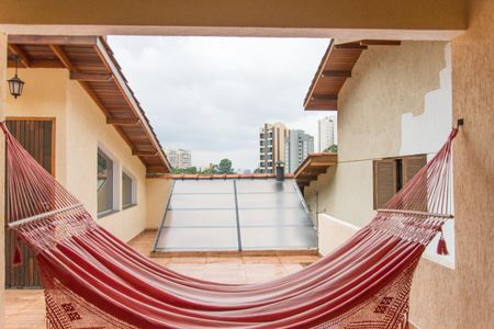 Casa à venda com 240m², 3 quartos e 3 vagasFoto 01