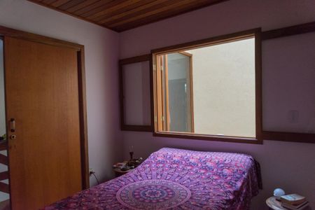 Casa à venda com 240m², 3 quartos e 3 vagasFoto 01