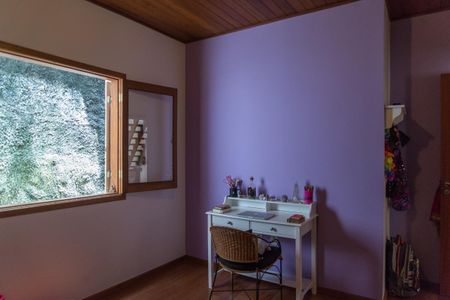 Casa à venda com 240m², 3 quartos e 3 vagasFoto 01