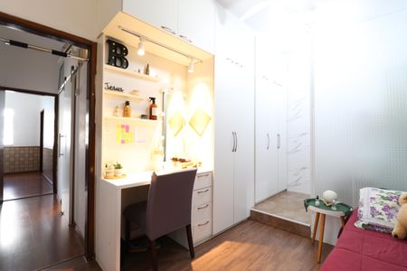 Casa de condomínio à venda com 300m², 4 quartos e 2 vagasSuíte 2