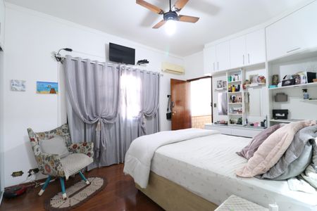 Casa de condomínio à venda com 300m², 4 quartos e 2 vagasSuíte 3