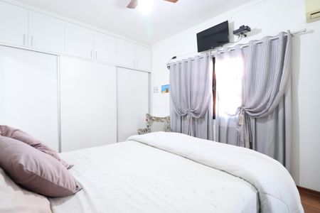 Casa de condomínio à venda com 300m², 4 quartos e 2 vagasSuíte 3