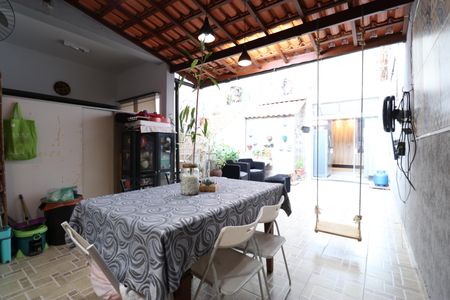 Casa de condomínio à venda com 300m², 4 quartos e 2 vagasÁrea gourmet