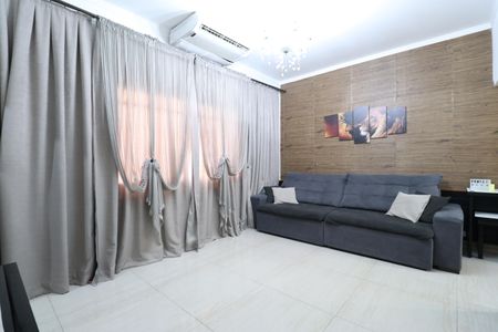 Casa de condomínio à venda com 300m², 4 quartos e 2 vagasSala