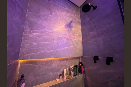 Apartamento à venda com 84m², 2 quartos e 2 vagasBanheiro da Suíte