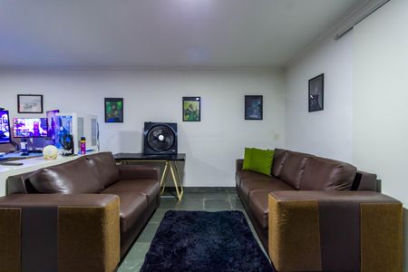 Casa à venda com 358m², 3 quartos e 5 vagasEscritório