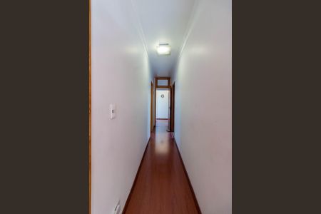 Casa à venda com 358m², 3 quartos e 5 vagasCorredor