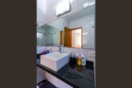 Casa à venda com 358m², 3 quartos e 5 vagasBanheiro da Suíte 2