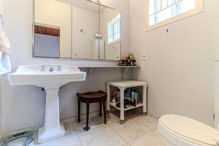 Casa para alugar com 177m², 3 quartos e 2 vagas Casa para alugar com 177m², 3 quartos e 2 vagasBanheiro da Suíte 1