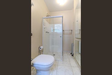 Casa para alugar com 177m², 3 quartos e 2 vagas Casa para alugar com 177m², 3 quartos e 2 vagasBanheiro Social