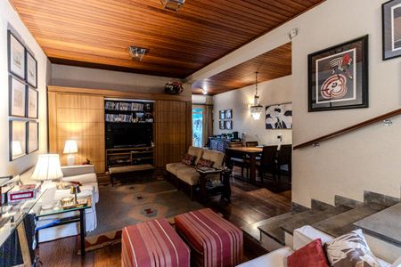 Casa para alugar com 177m², 3 quartos e 2 vagas Casa para alugar com 177m², 3 quartos e 2 vagasSala