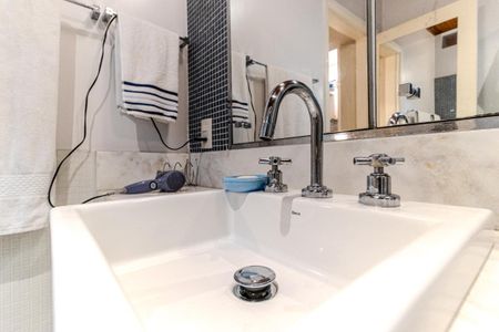 Casa para alugar com 177m², 3 quartos e 2 vagas Casa para alugar com 177m², 3 quartos e 2 vagasBanheiro da Suíte 2