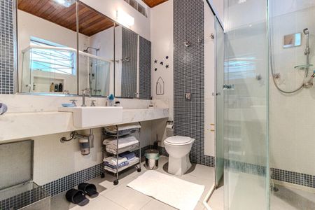 Casa para alugar com 177m², 3 quartos e 2 vagas Casa para alugar com 177m², 3 quartos e 2 vagasBanheiro da Suíte 2