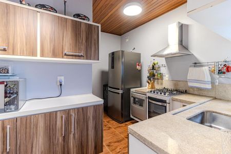 Casa para alugar com 177m², 3 quartos e 2 vagas Casa para alugar com 177m², 3 quartos e 2 vagasCozinha