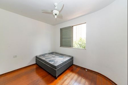 Apartamento para alugar com 90m², 3 quartos e 2 vagas Apartamento para alugar com 90m², 3 quartos e 2 vagasQuarto