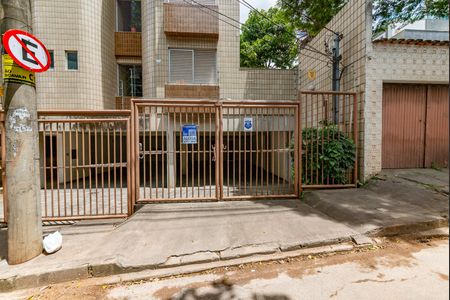 Apartamento para alugar com 90m², 3 quartos e 2 vagas Apartamento para alugar com 90m², 3 quartos e 2 vagasPlaca de aluga instalada na fachada do prédio (XHAW-227)