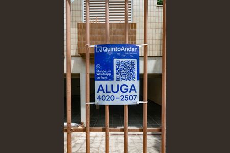 Apartamento para alugar com 90m², 3 quartos e 2 vagas Apartamento para alugar com 90m², 3 quartos e 2 vagasPlaca de aluga instalada na fachada do prédio (XHAW-227)