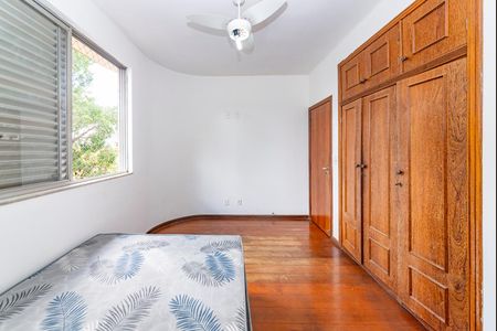 Apartamento para alugar com 90m², 3 quartos e 2 vagas Apartamento para alugar com 90m², 3 quartos e 2 vagasQuarto