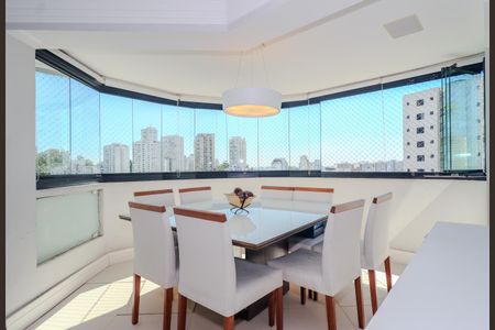 Apartamento à venda com 118m², 3 quartos e 3 vagas Apartamento à venda com 118m², 3 quartos e 3 vagasSala