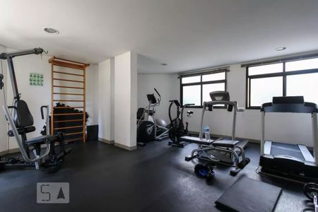 Apartamento à venda com 118m², 3 quartos e 3 vagas Apartamento à venda com 118m², 3 quartos e 3 vagasÁrea comum - Academia